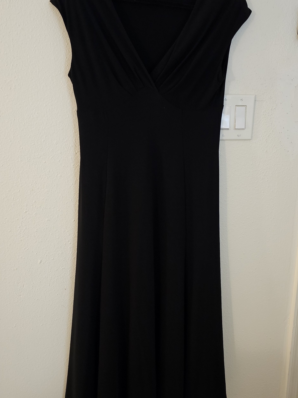 Jones New York Black V-Neck Maxi Dress